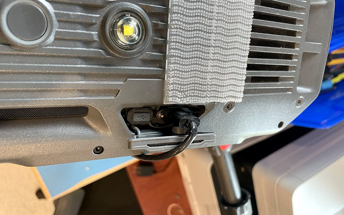 Connecting RESEPI CMP05151 cable to DJI top power port